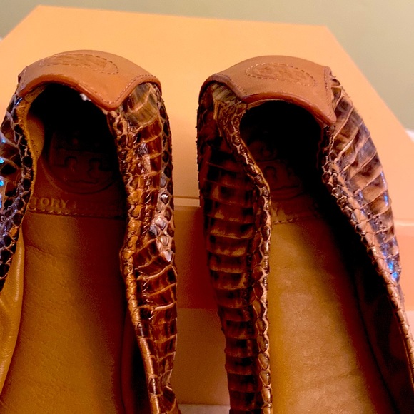 Tory Burch Python Snake Logo Flats - Picture 9 of 16